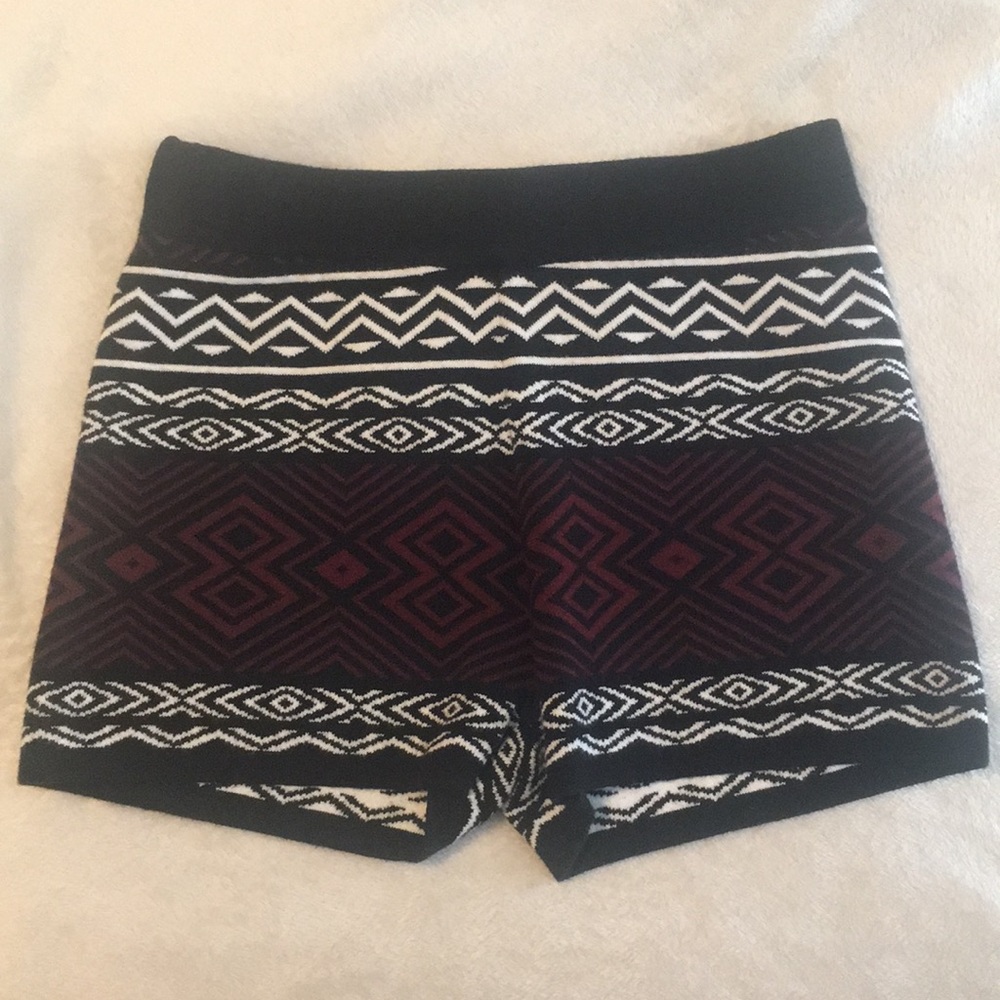 Forever 21 Geometric Sweater Shorts - Picture 1 of 3